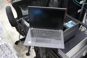 Booting Linux On A Modern AMD Ryzen 6000 Series Laptop / ThinkPad X13 Gen3