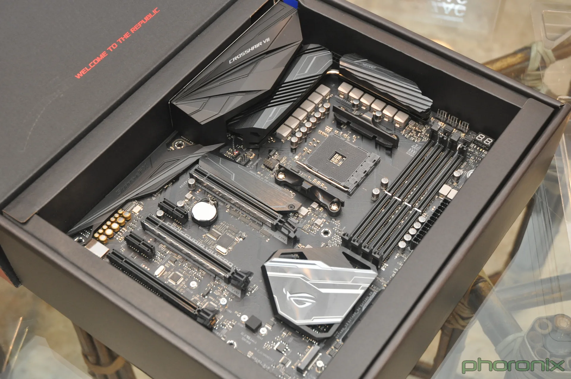 phoronix-amd-ryzen-7-2700x-linux-performance-boosted-by-updated-bios