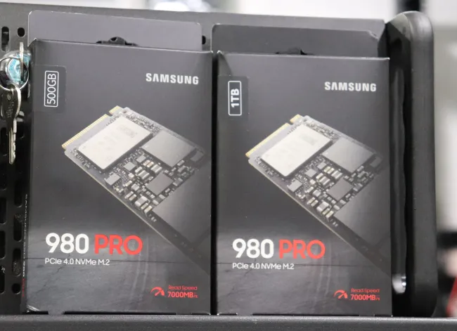 Brand-New Samsung 980 PRO 2TB PCIe 4.0 NVMe M.2 SSD