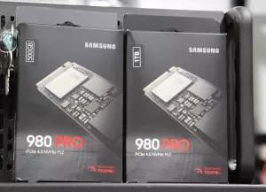 Samsung 980 PRO PCIe 4.0 NVMe SSD Linux Performance