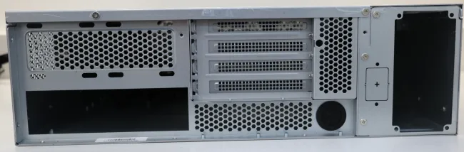 SilverStone RM32 rear