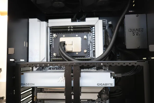 System76 Thelio Major inside