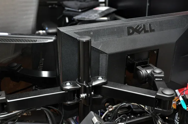 A Great Deal On A Dual Lcd Monitor Mount For Less Than 30 Usd