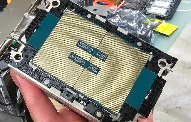 Intel Xeon Max CPU on heatsink