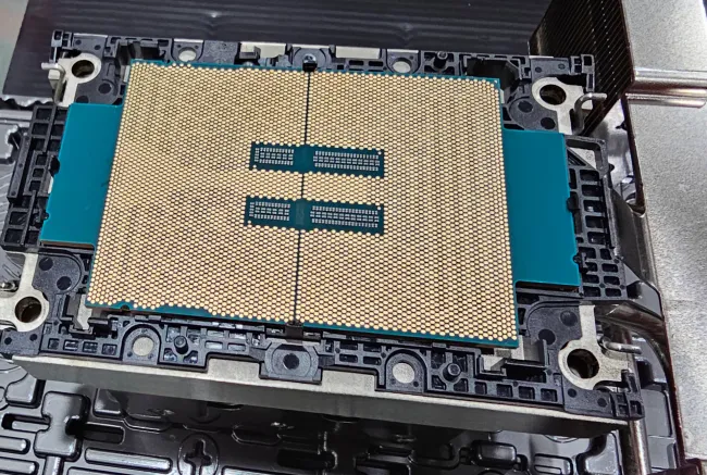Intel Xeon Max bottom