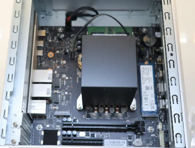ZimaCube 2 Makes For A Nice Personal Cloud/NAS With Power Of Linux